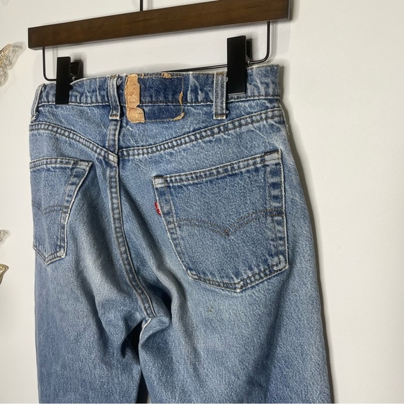 π¦π LEVIβS | Light Blue Distressed Straight Leg Denim Jeans - Picture 5 of 9